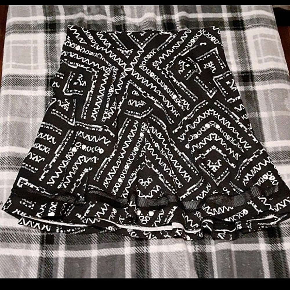 Black and White Patterned Skirt